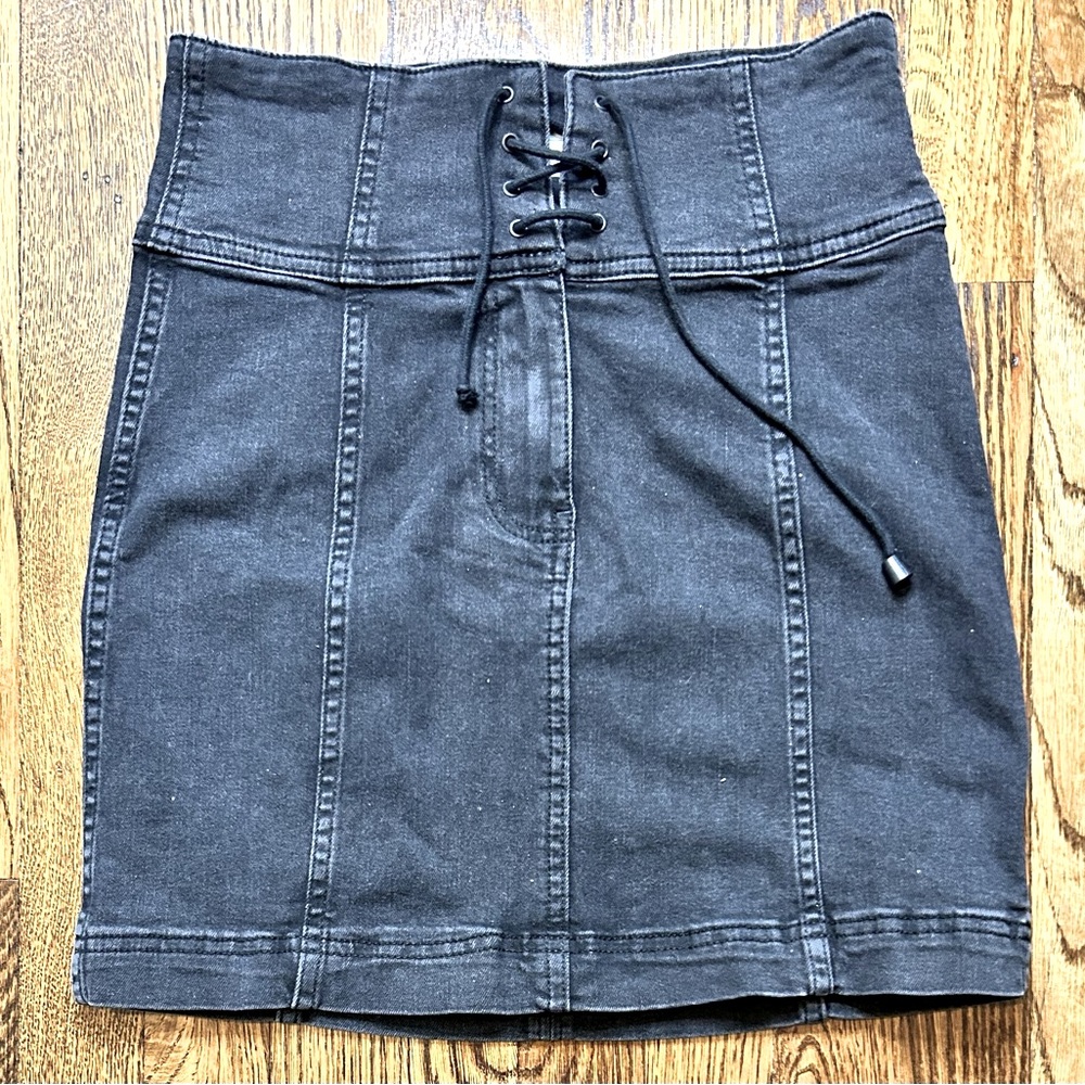 Super cute! Black FREE PEOPLE skirt. Denim material.